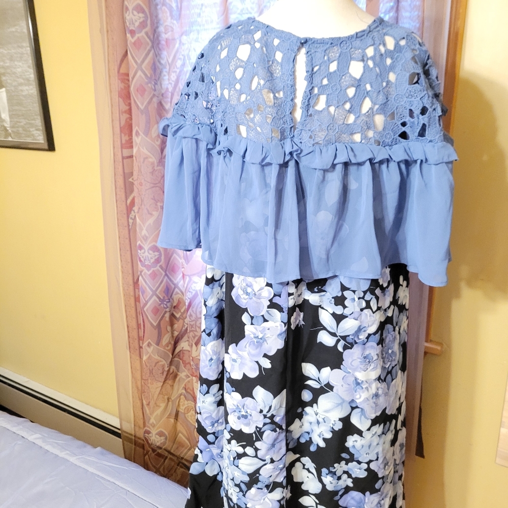 Dress - Picture 3 of 3